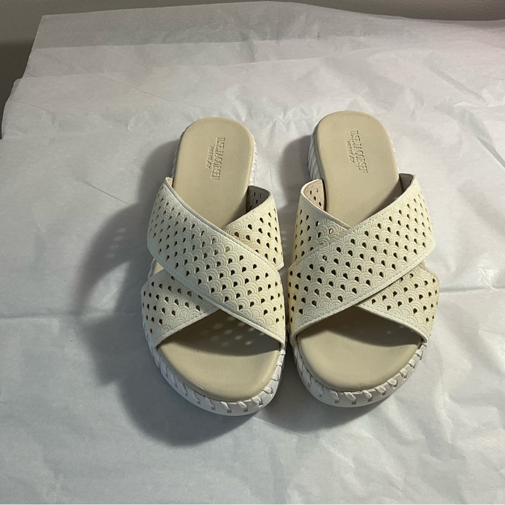 Ilse Jacobsen Cream Sandals with Crisscross Straps